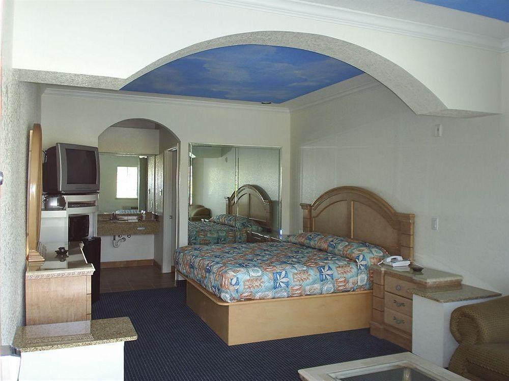 The Symphony Inn & Suites Хьюстон Экстерьер фото
